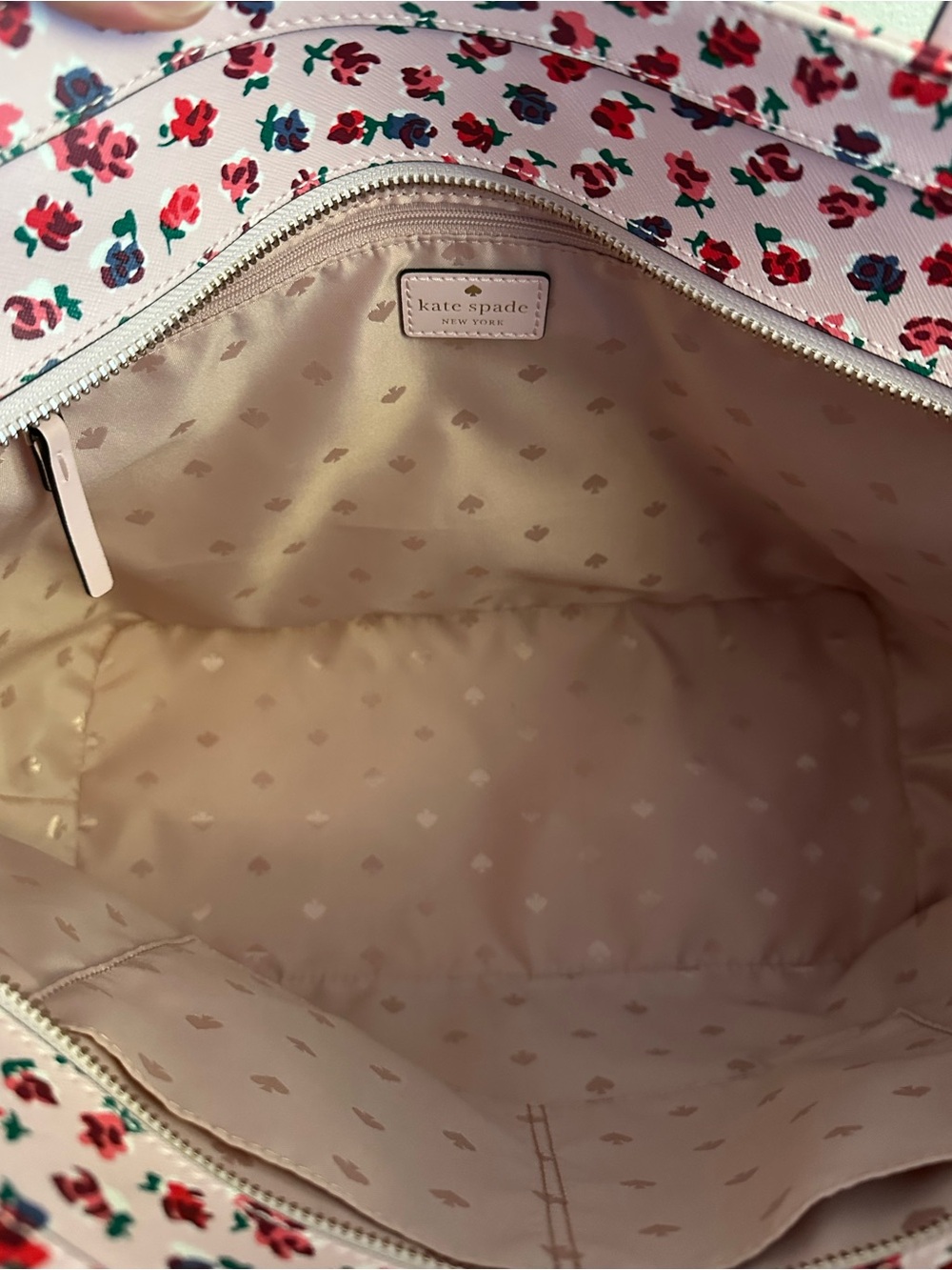 Kate Spade Shore Street Bold Roses tote ๐น - Picture 6 of 9